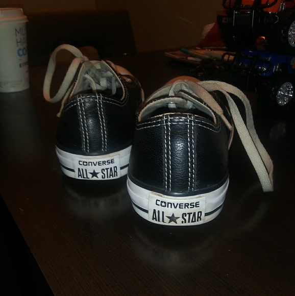 Size 7 Men's Leather Converse - Picture 1 of 2